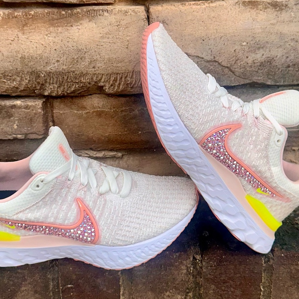 Custom Nike React detailed w/ Swarovski crystals Women's Sz 8.5 - Picture 5 of 12